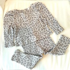 Baby gap grey leopard long sleeve puff sleeve t-shirt and matching leggings